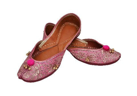 Pink Jutti with Golden Thread Work